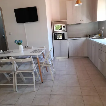 Dimitra House بيت للعطل *